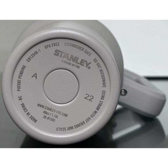 Stanley Adventure Quencher 40oz Stainless Steel Tumbler- ASH - Picture 6 of 6